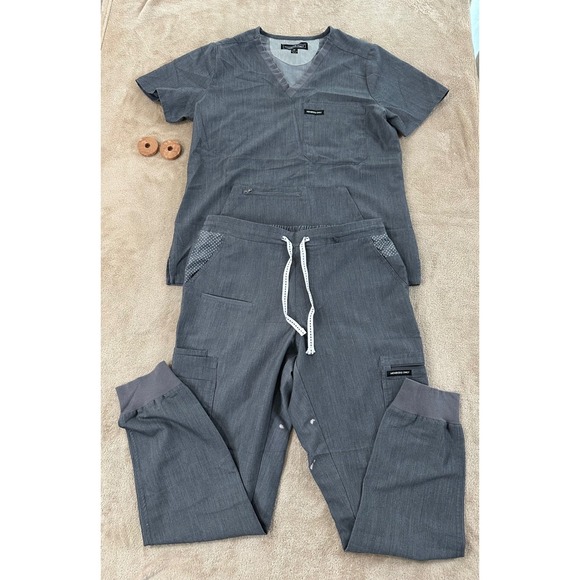 Members Only Other - Members Only Scrub Set Mens Size M Gray V-Neck Top Jogger Cargo Pants 2 Piece
